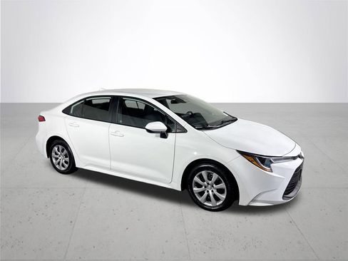 Used 2023 Toyota Corolla LE FWD image 4