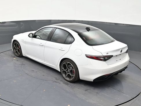 Used 2024 Alfa Romeo Giulia Veloce RWD image 14