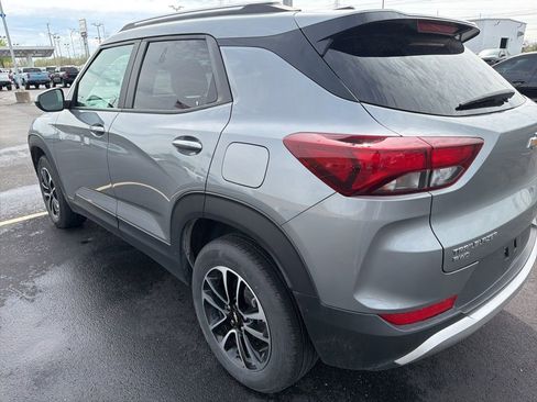 Used 2025 Chevrolet TrailBlazer LT image 3