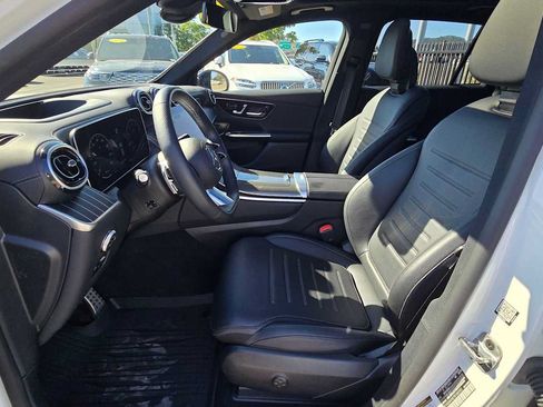 Used 2024 Mercedes-Benz GLC 300 4MATIC image 21