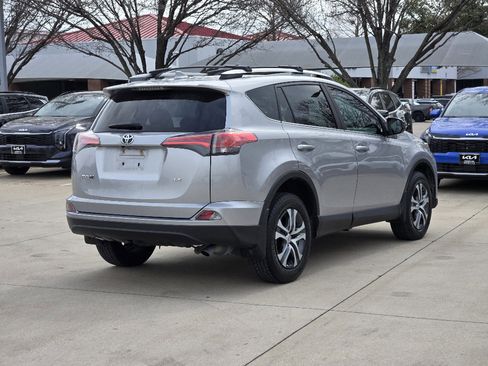 Used 2017 Toyota RAV4 LE image 4