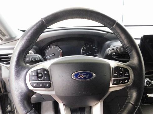Used 2021 Ford Explorer Limited w/ Equipment Group 301A image 7