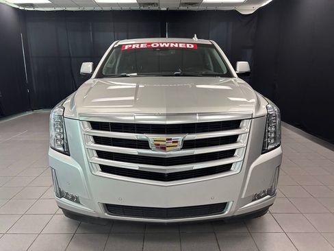 Used 2016 Cadillac Escalade Luxury RWD image 11