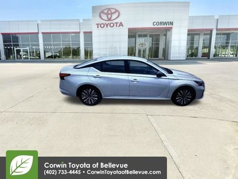 Used 2025 Nissan Altima 2.5 SV FWD image 7