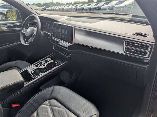 Used 2024 Volkswagen Atlas Cross Sport SE AWD/4WD image 14