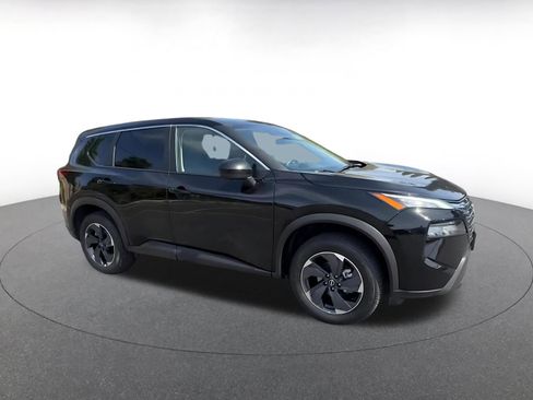 Used 2025 Nissan Rogue SV FWD image 2