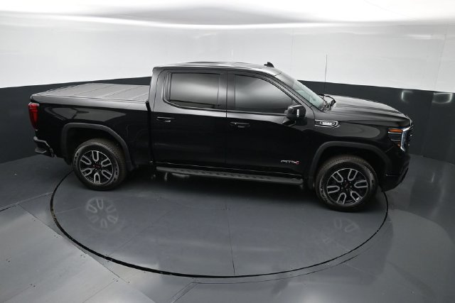 Used 2024 GMC Sierra 1500 AT4 w/ Technology Package AWD/4WD image 27