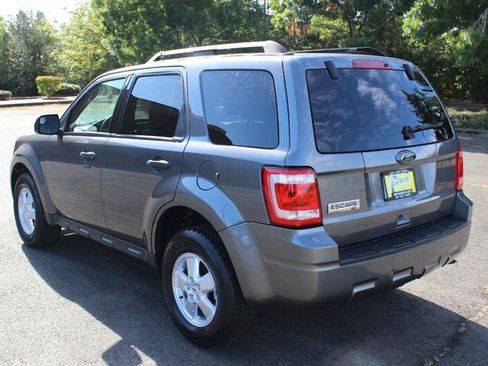 Used 2010 Ford Escape XLT FWD image 3
