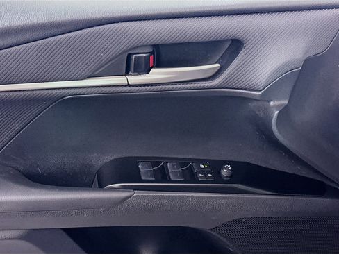 Used 2025 Toyota Camry SE image 15