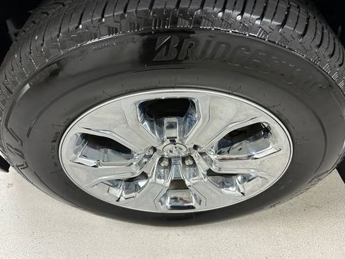 Used 2022 RAM 1500 Big Horn AWD/4WD image 9