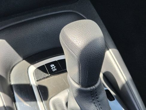 Used 2025 Toyota Corolla LE FWD image 21