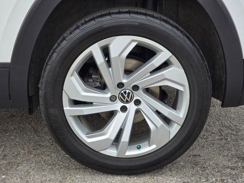 Used 2020 Volkswagen Atlas Cross Sport SE image 20