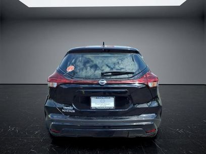 Certified 2025 Nissan Kicks Play S