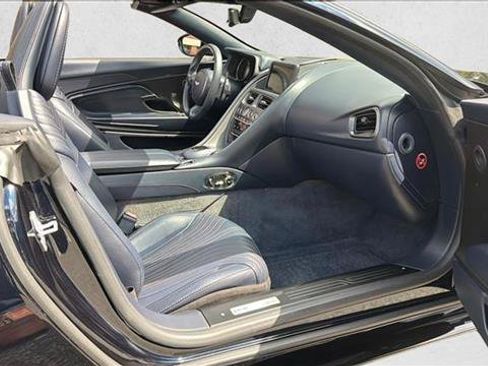 Used 2019 Aston Martin DB11 Volante RWD image 18
