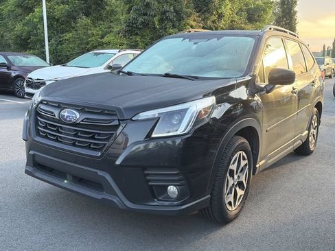 Used 2023 Subaru Forester Premium AWD/4WD image 2