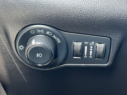 Used 2023 Jeep Compass Limited AWD/4WD image 18