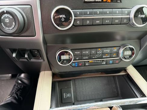 Used 2020 Ford Expedition Max Platinum RWD image 22