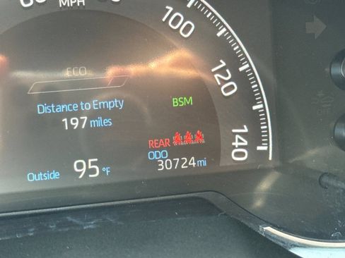 Used 2025 Toyota RAV4 XLE AWD/4WD image 19