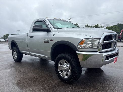Used 2015 RAM 3500 Tradesman w/ Chrome Appearance Group image 4