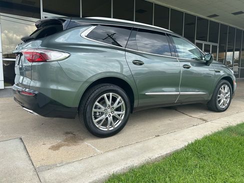 Used 2023 Buick Enclave Premium w/ Experience Buick Package FWD image 7