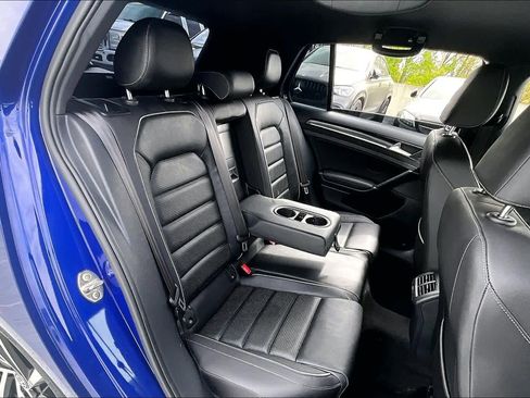 Used 2019 Volkswagen Golf R 4-Door image 18
