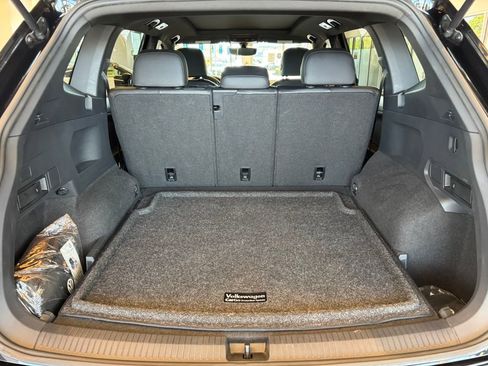 Used 2020 Volkswagen Tiguan SE R-Line AWD/4WD image 33