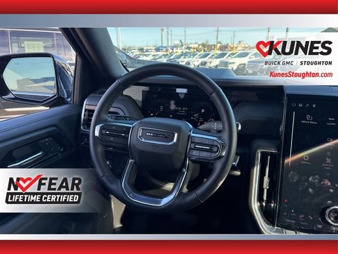 Used 2025 GMC Yukon XL Denali image 40