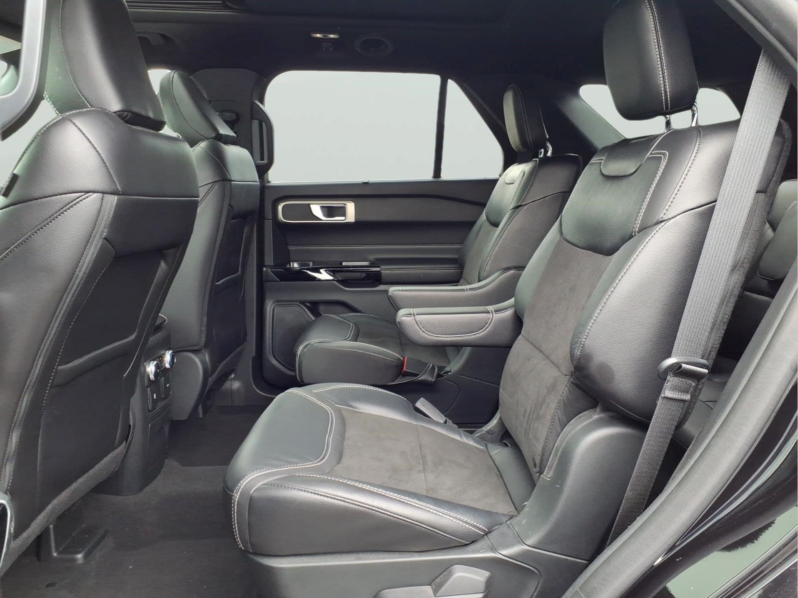 Used 2023 Ford Explorer ST AWD/4WD image 8