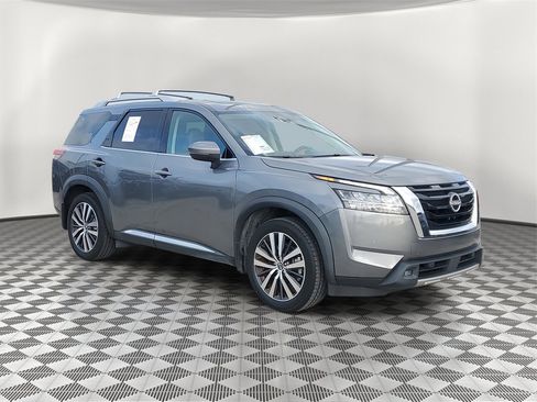 Certified 2022 Nissan Pathfinder Platinum w/ Cargo Package image 2
