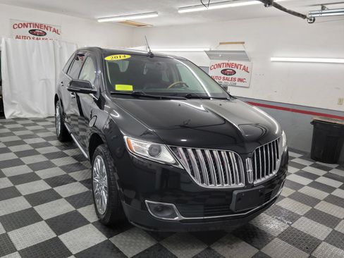 Used 2014 Lincoln MKX AWD w/ Equipment Group 102A image 7