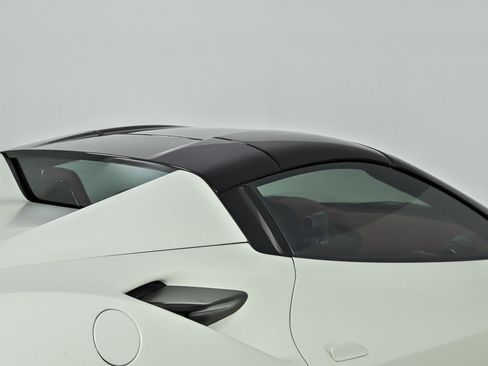 Used 2022 Ferrari F8 Tributo image 42