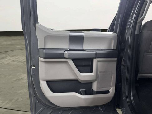 Used 2017 Ford F150 XLT w/ Equipment Group 302A Luxury AWD/4WD image 13