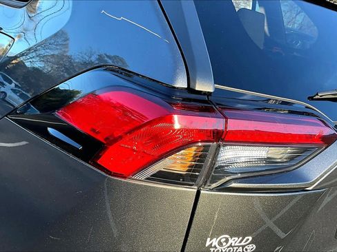 Certified 2020 Toyota RAV4 XLE image 27