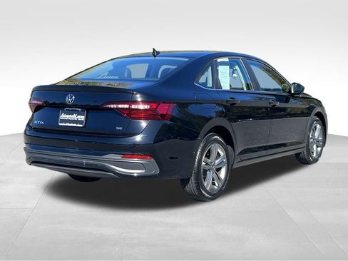 Used 2024 Volkswagen Jetta SE image 7