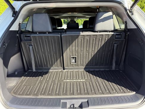 Used 2022 Toyota Highlander XLE image 16