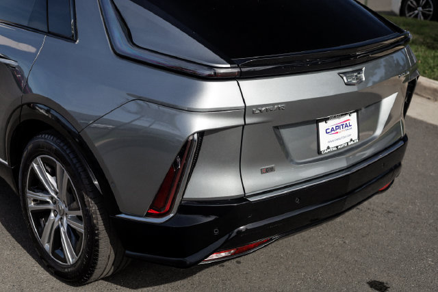 Used 2024 Cadillac Lyriq Tech w/ Driver Assist Package AWD/4WD image 23