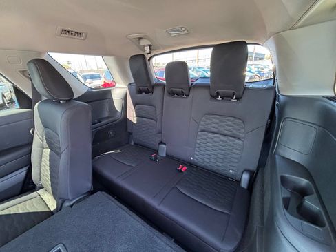 Used 2025 Nissan Pathfinder SV AWD/4WD image 31