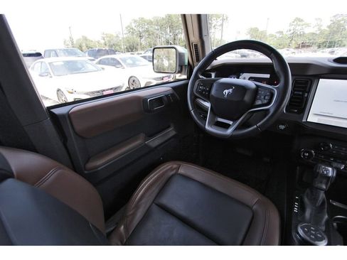 Used 2023 Ford Bronco Outer Banks w/ Sasquatch Package AWD/4WD image 11