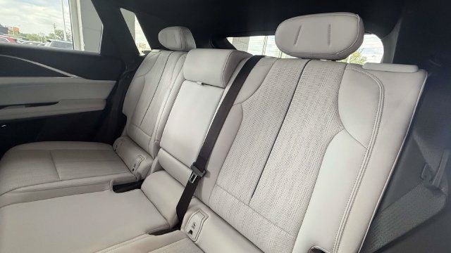 Used 2024 Cadillac Lyriq Luxury w/ LPO, Floor Liner Package AWD/4WD image 30