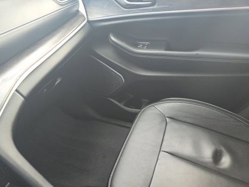 Used 2022 Jeep Grand Cherokee Limited image 27