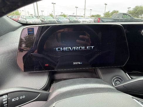 Used 2025 Chevrolet Equinox LT FWD image 7