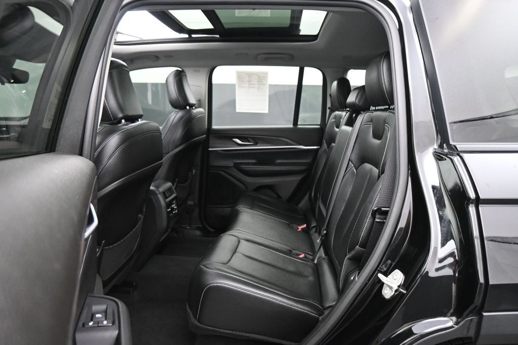 Used 2023 Jeep Grand Cherokee Limited w/ Black Appearance Package RWD image 22