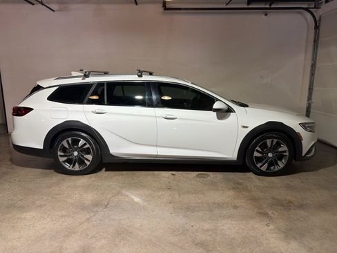 Used 2018 Buick Regal Essence w/ Driver Confidence Package #1 AWD/4WD image 5