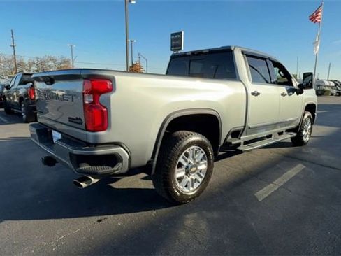 Used 2024 Chevrolet Silverado 3500 High Country w/ Technology Package image 8