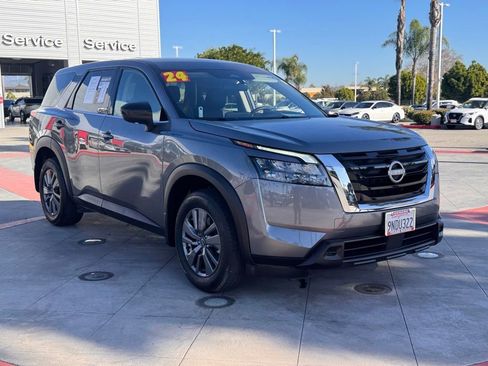 Certified 2024 Nissan Pathfinder S image 2