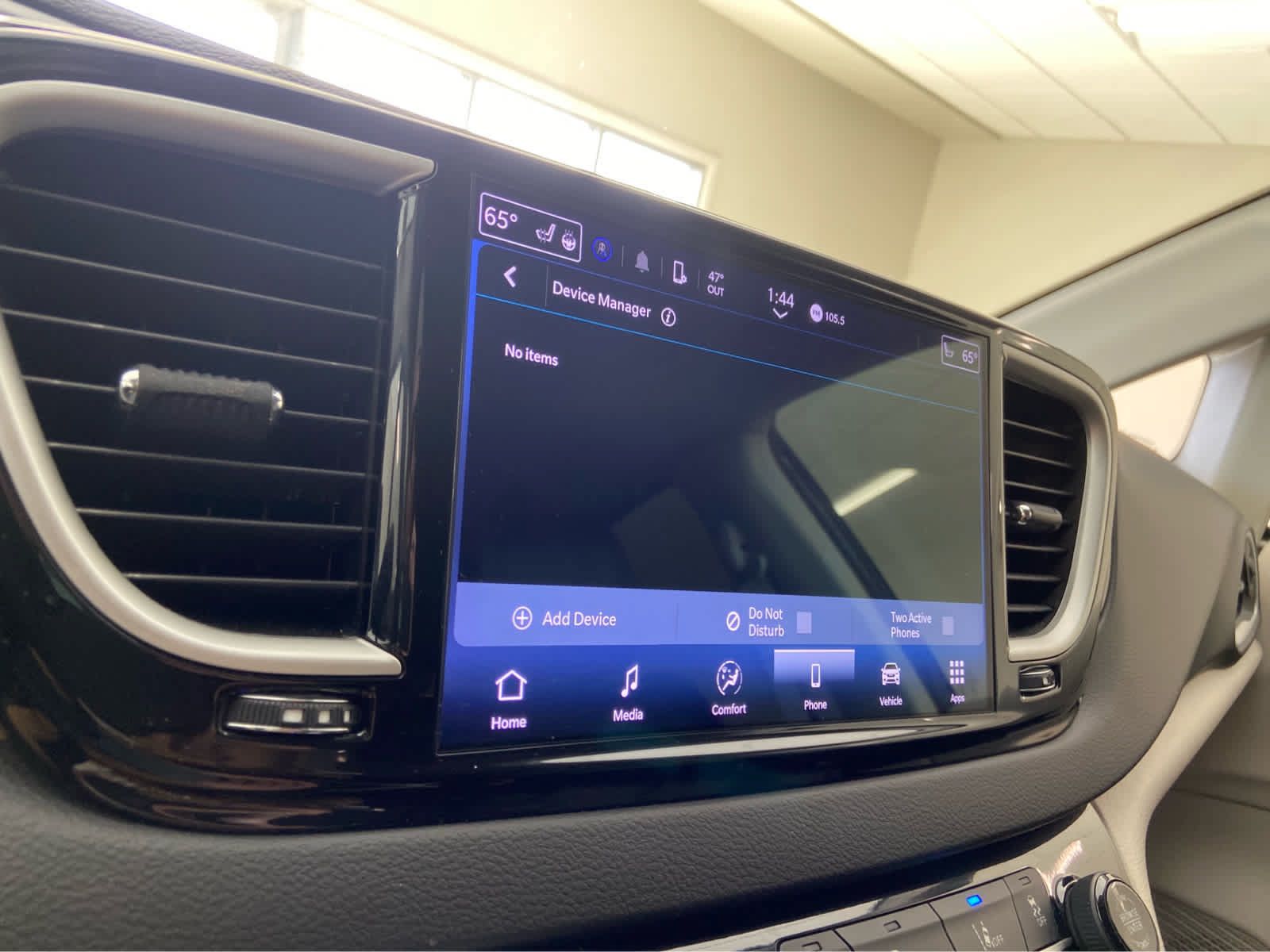 Used 2024 Chrysler Pacifica Touring-L FWD image 30