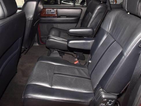 Used 2017 Lincoln Navigator L Select AWD/4WD image 14
