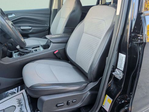 Used 2017 Ford Escape Titanium image 21