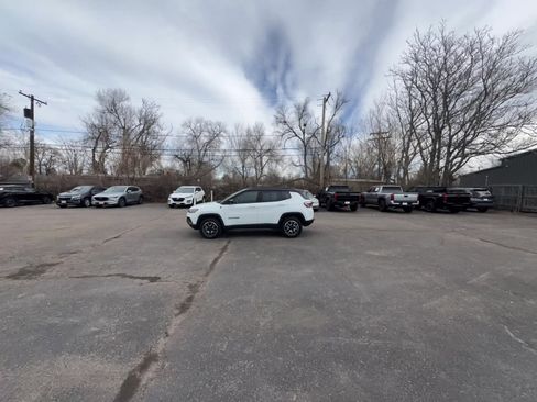 Used 2025 Jeep Compass Trailhawk image 11