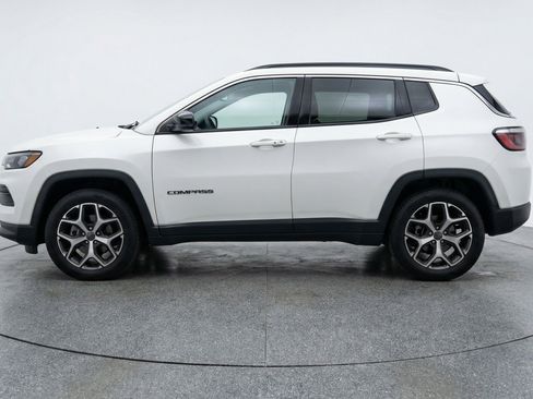 Used 2025 Jeep Compass Limited image 5